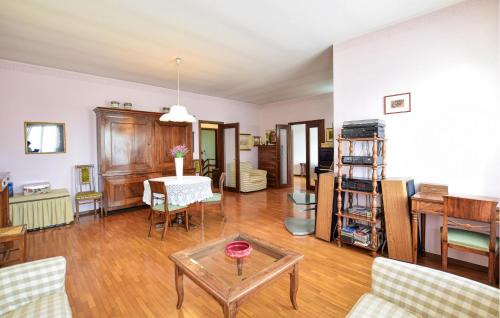 Montebelluna Apartment | Stunning Apartment In Montebelluna