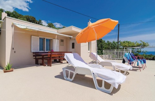 Molunat Apartment | Stunning apartment in Gruda with WiFi