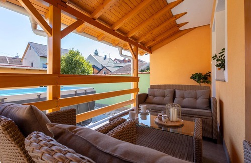 Osijek Apartment | Stunning apartment in Visnjevac with sauna