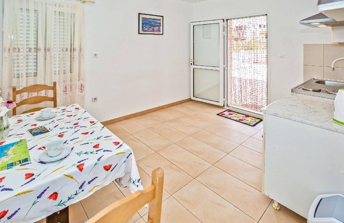 Hvar Apartment | Stunning apartment in Hvar with WiFi