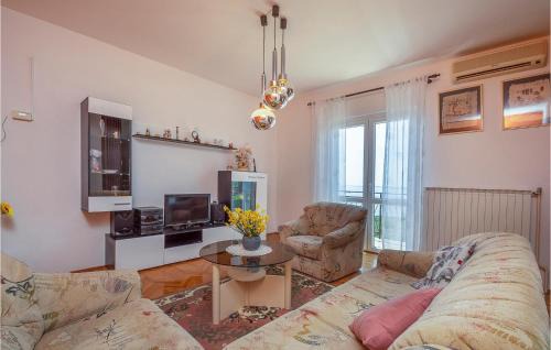 Koromacno Apartment | Stunning Apartment In Koromacno