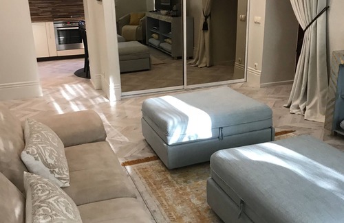 Old Town Apartment | Stunning Apartment in the Heart of OldTown & Vilnius Center (Child/Pet friendly)