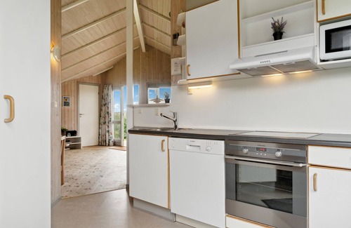 Ronde Apartment | Stunning apartment in Rønde with sauna