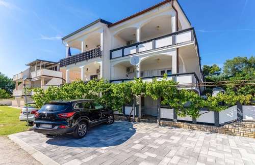 Rtina Apartment | Stunning apartment in Rtina