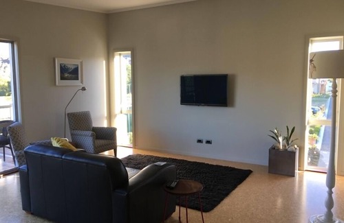 Alexandra Apartment | Stunning Apartment with open view over reserve