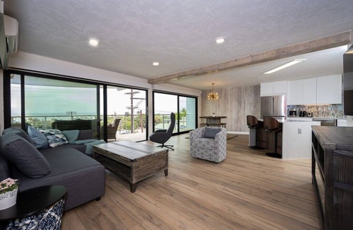 Cardiff-by-the-Sea Condo | Stunning architectural Penthouse with ocean views