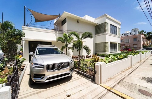 Parque House | Stunning Art Deco Home - 1 Block from the Beach