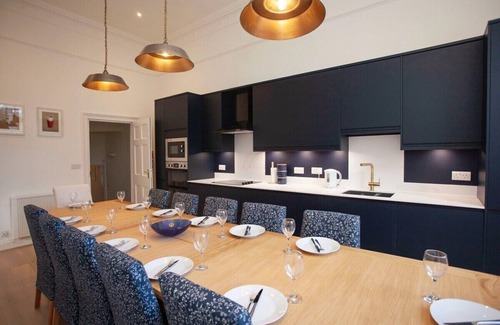 Bath Apartment | Stunning, Bath Townhouse, City Centre (AS)