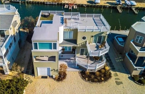 Point Pleasant - Toms River House | Stunning Bayfront Home in Harvey Cedars, LBI