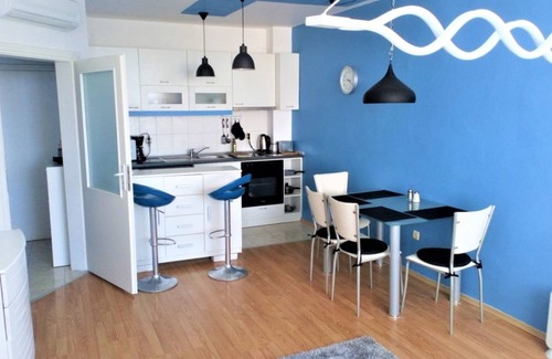 Kavarna Apartment | Stunning Beach Apart-Sleeps 5! Pool & Sea views!
