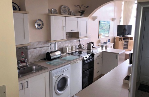 Bishopston Apartment | Stunning Beach front Apartment in Caswell Swansea