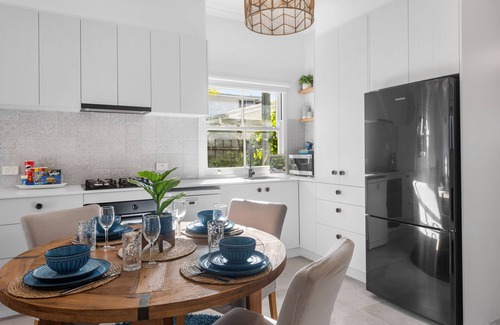 Dicky Beach House | Stunning Beach House, Glamping Tent, Outdoor Movies