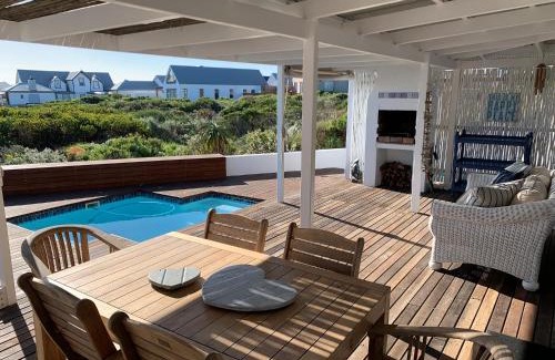 Grotto Bay House | Stunning Beach House in Grotto Bay