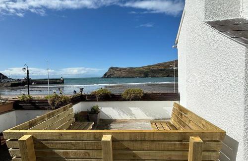 Port Erin House | Stunning beach house with garage