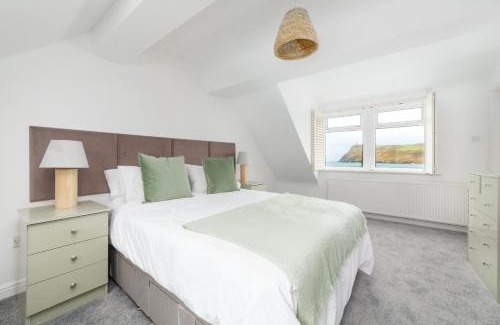Port Erin House | Stunning beach house with garage