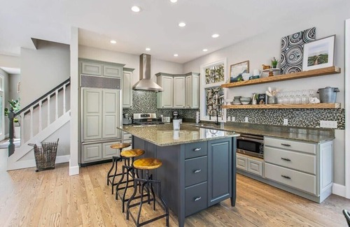 Macatawa House | Stunning Beach House with Modern Amenities