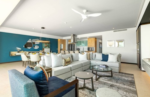 North Hotel Zone Condo | Stunning Beach Front Condo in Peninsula Tower 1! 3BD Condo for rent in North Hot