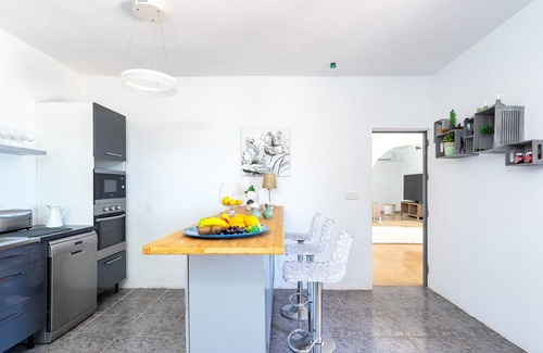 Fuengirola Villa | Stunning Beachclose Villa by Costarentals - Ref 03