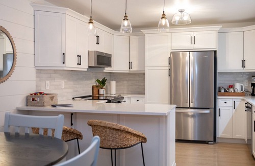 Regional District of Nanaimo Apartment | Stunning Beachfront Condo: Whale Watching & Cruise Ship Views