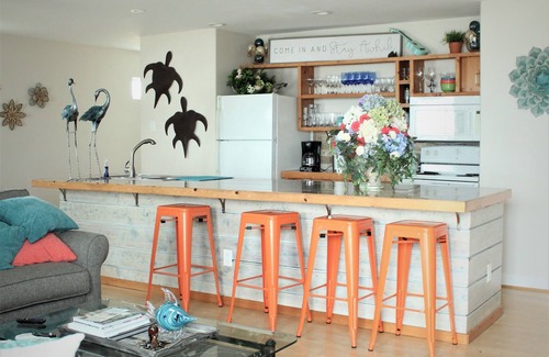Surfside Beach House | Stunning Beachfront Vacation home. Walk straight onto beach.