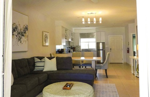 Rum Point Condo | Stunning beachfront condo. Relax, Enjoy, Sunset, RumPoint, Pool & Heated Jacuzzi