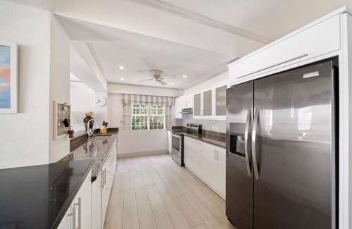 Merlin Bay Villa | Stunning Beachfront Villa with Plunge Pool - Westshore