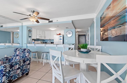 Destin Condo | ⛱️Stunning Beachfront-Indoor Pool and Hot tub-SunDestin 206☀️