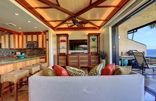 Wailea Condo | Stunning Beachfront Luxurious Corner Condo - Makena Surf E206 Enchanting Grounds