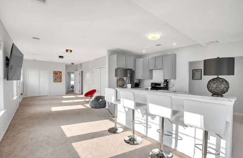 Queens House | Stunning Beachfront Queens Getaway 4 Bedroom Townhouse by Redawning