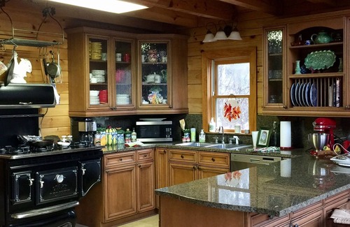 Franklin Cabin | STUNNING!- Beautiful Log Cabin in Leiper's Fork / Franklin, TN / Sleeps 7