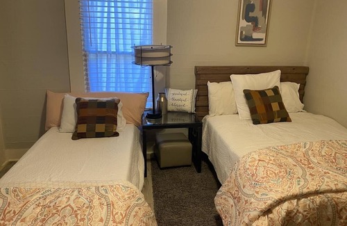 Cabbagetown House | Stunning Beltline Getaway Krog St Market- Sleeps 8