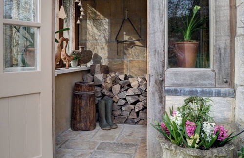 Mangotsfield House | Stunning BIG COTSWOLD COTTAGE + Annexe sleeps 16