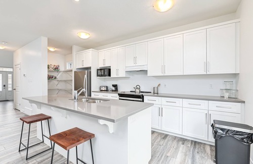 Clearview House | Stunning Blue Mountain ~ Close to Scandinave Spa ~ Collingwood