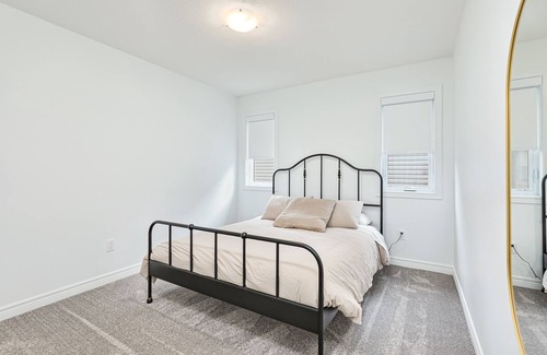 Clearview House | Stunning Blue Mountain ~ Close to Scandinave Spa ~ Collingwood