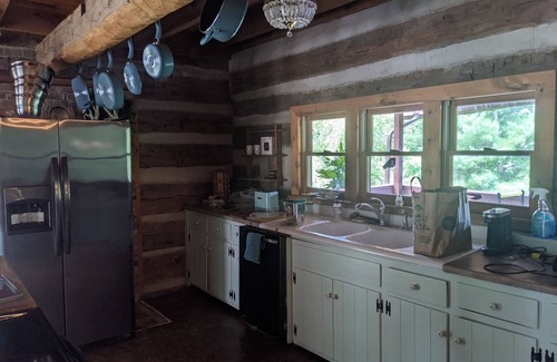 Portland Cabin | Stunning Boho Log Cabin Country Retreat with Pooln