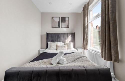 Bolton House | Stunning Bolton Abode - Sleeps 6 - Games Room & Free Parking