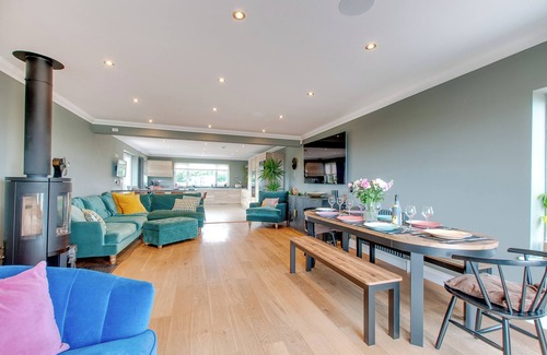 Kingsgate House | Stunning Botany Bay Beach House - Panoramic Sea Views