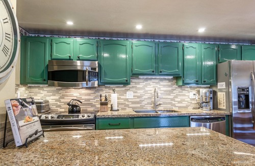 Mammoth Lakes Condo | Stunning boutique mountain condo near Village and Gondola