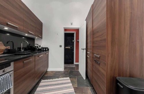 Trafford House | Stunning Bowdon Cottage by City SuperHost