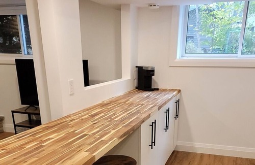 Niagara Falls Apartment | Stunning ,brand new on the market. Minutes from wineries and the Niagara Parkway