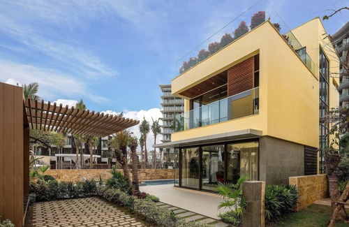 Dien Ban Villa | Stunning Brand New 5 Bdr Villa with Pool