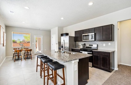 Westgate Heights House | Stunning, brand-new home in ABQ!