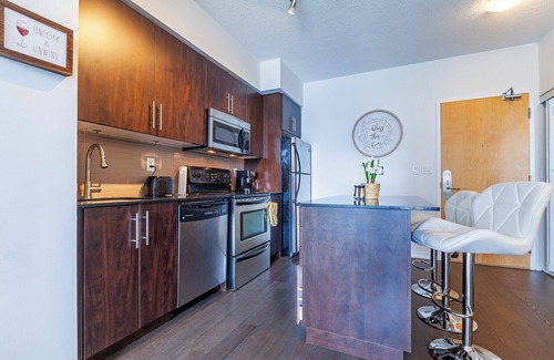 St. Lawrence Condo | Stunning Bright Condo - MTCC/Jays/CN Tower