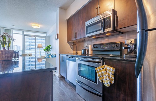 St. Lawrence Condo | Stunning Bright Condo - MTCC/Jays/CN Tower