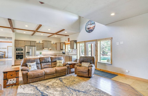 Buena Vista House | Stunning Buena Vista Home ~ 4 Mi to River Rafting!