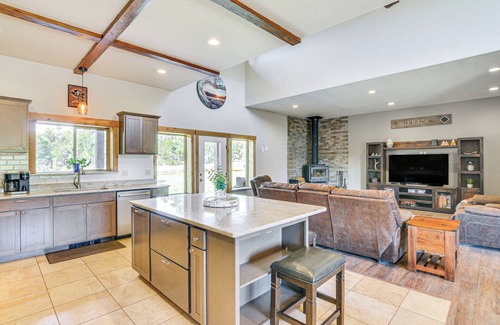 Buena Vista House | Stunning Buena Vista Home ~ 4 Mi to River Rafting!