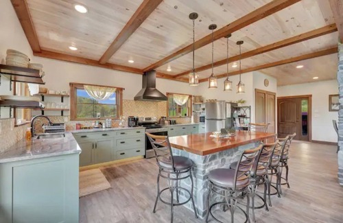 Driftwood House | Stunning Bugle Hollow Lodge