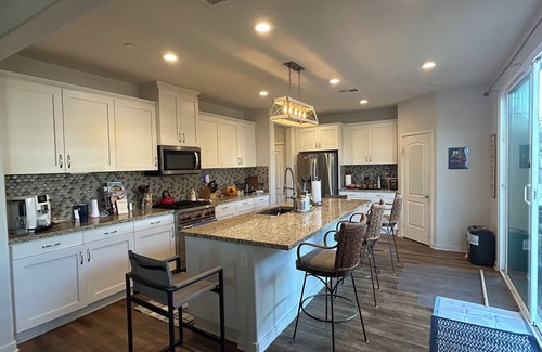 Ivey Ranch - Rancho Del Oro House | Stunning, Ca.,coastal, Spanish home, built in 2018 with 3 bedroom, 2.5 bath.