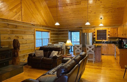 Cane Valley House | Stunning Cabin on Green River Lake