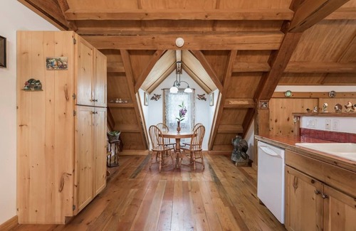 Hope Cabin | Stunning cabin, rustic decorations, great view of Mts., expansive patio